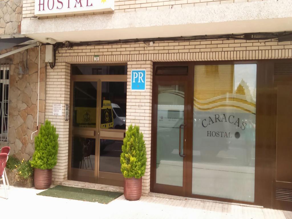 Hostal Caracas Lalin Bagian luar foto